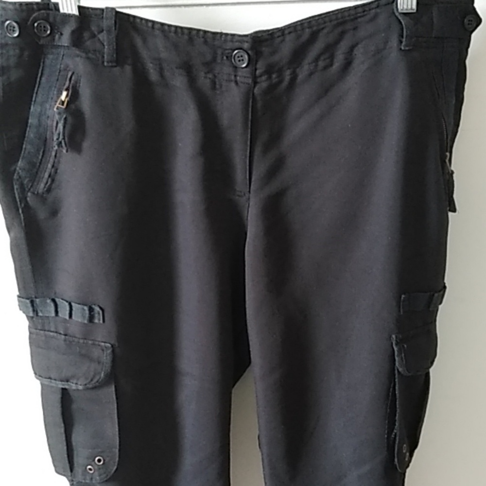 New York company collection cargo capris size 16